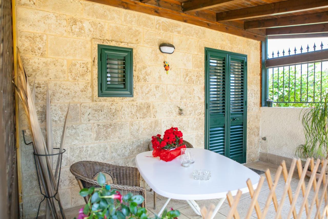B&B I Tre Ulivi Salice Salentino Exterior photo